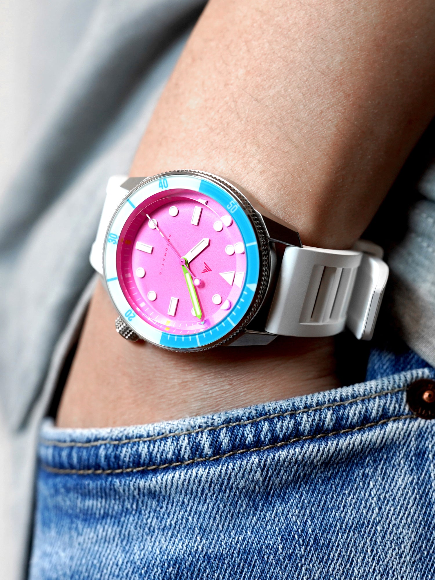 20MM VENTED RUBBER STRAP WHITE PRE-ORDER