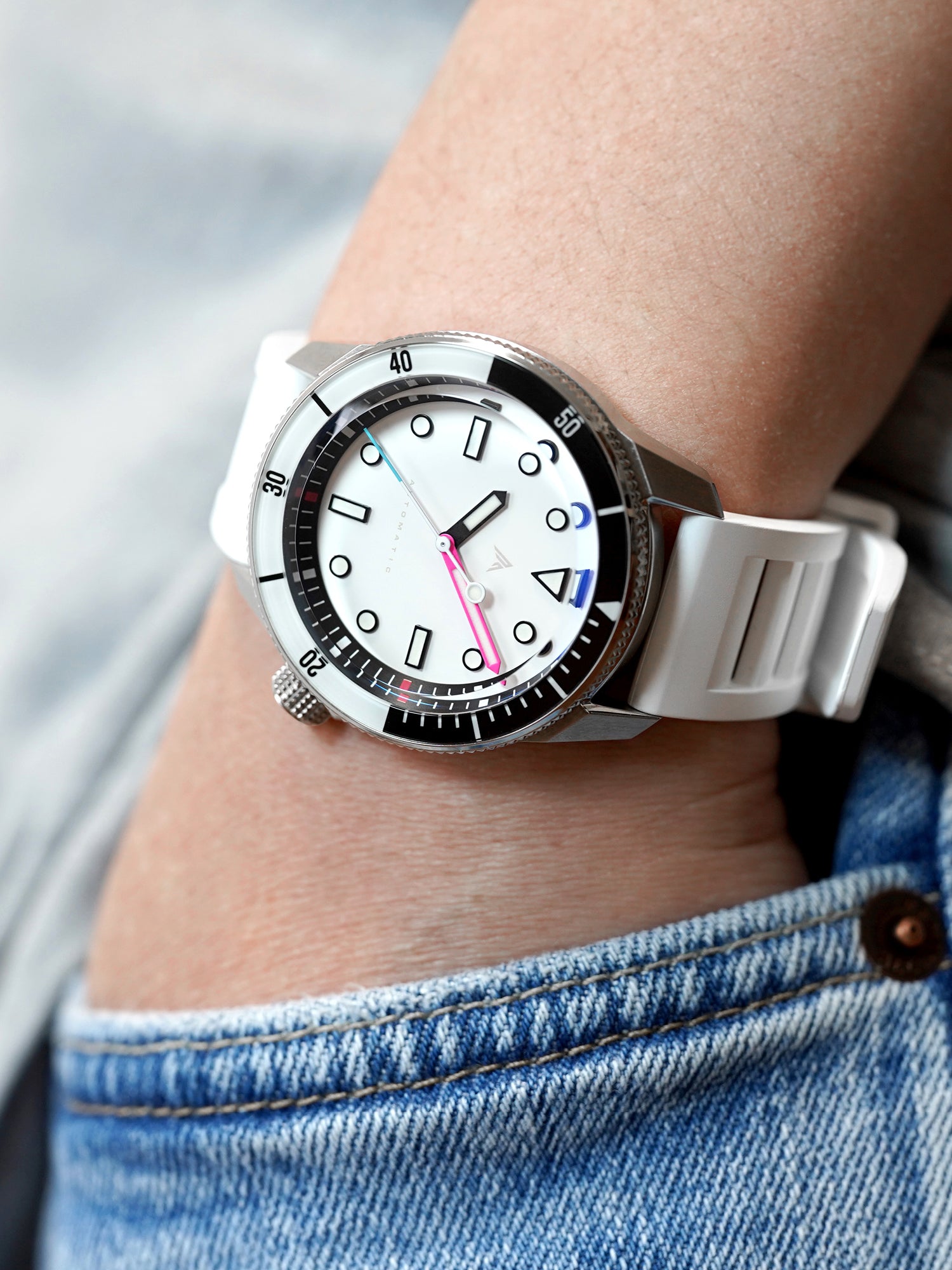 20MM VENTED RUBBER STRAP WHITE PRE-ORDER