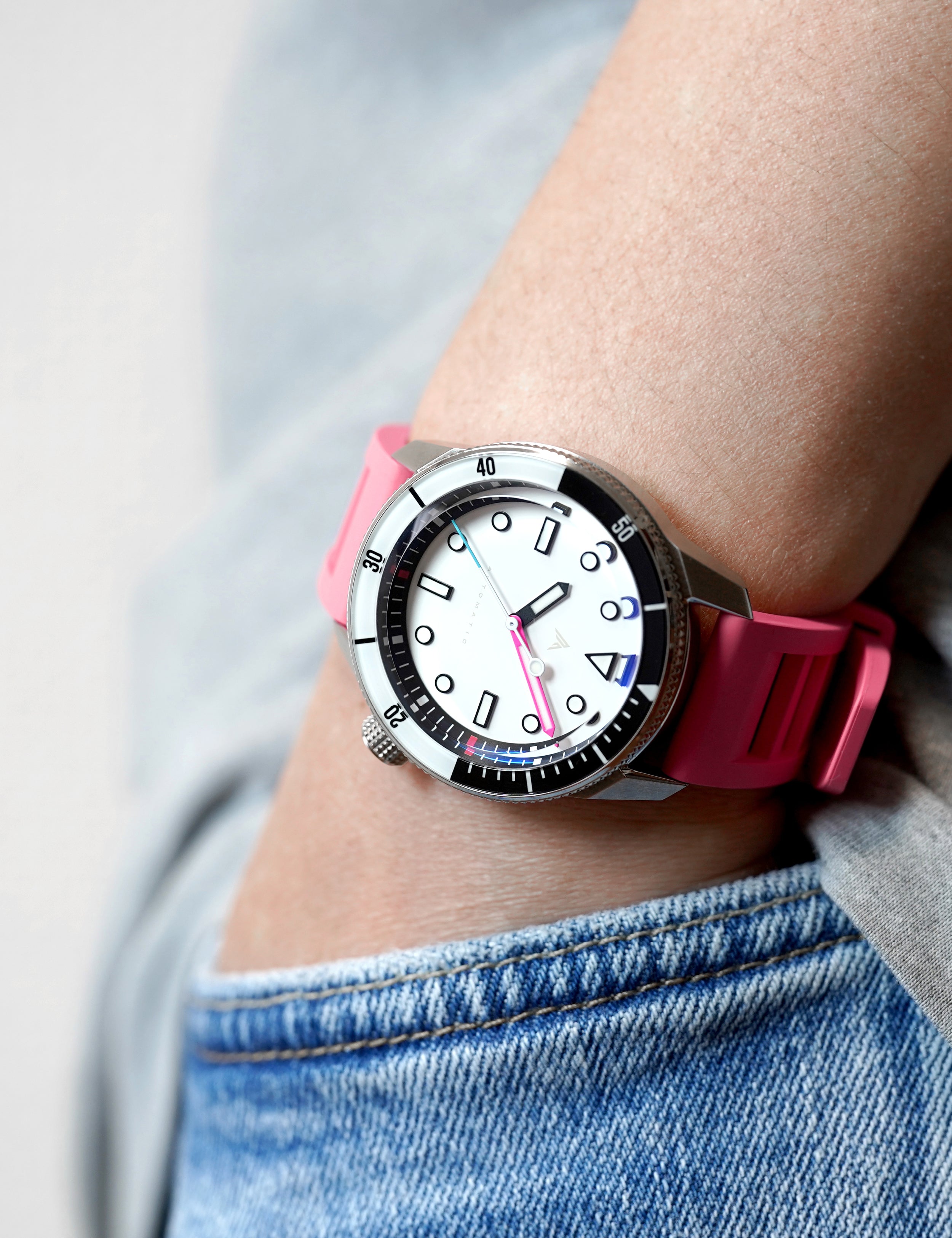 EXCLUSIVE / 20MM VENTED RUBBER STRAP CANDY PINK PRE-ORDER